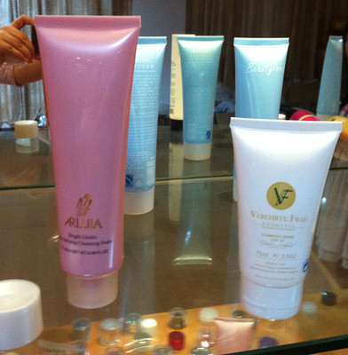 【廠家批發(fā)】供應(yīng)化妝品軟管.上虞伊姿化妝品包裝圖片,【廠家批發(fā)】供應(yīng)化妝品軟管.上虞伊姿化妝品包裝圖片大全,上虞伊姿包裝-