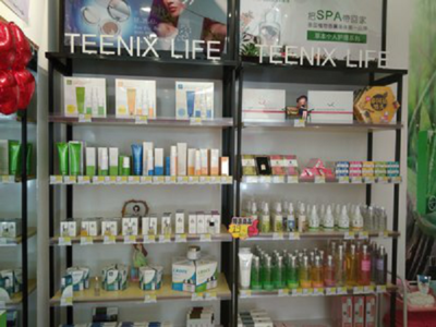 強(qiáng)大品牌加盟小資生活,不用擔(dān)心想開家化妝品店要多少錢